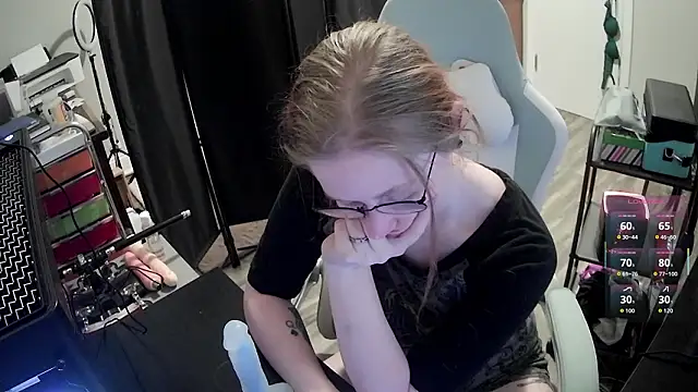 LilyFoxxx online show from March 16, 2026, 5:55 am