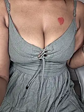 Snapshot of Aaliyalove1 chatting on March 19, 2025, 10:20 pm Aaliyalove1 online show from March 19, 2025, 10:20 pm