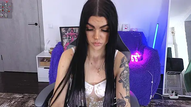 Tiffany lab online show from November 28, 2025, 2:28 pm