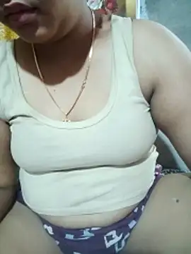 Super-Couple online show from May 15, 2026, 4:21 am