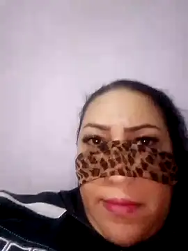 Snapshot of Osha10 chatting on January 3, 2025, 2:08 pm Osha10 online show from January 3, 2025, 2:08 pm