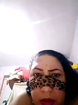 Snapshot of Osha10 chatting on December 21, 2024, 12:06 pm Osha10 online show from December 21, 2024, 12:06 pm