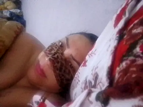 Snapshot of Osha10 chatting on January 4, 2025, 11:59 pm Osha10 online show from January 4, 2025, 11:59 pm