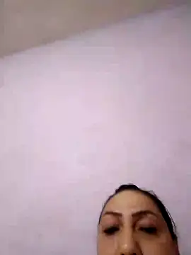 Snapshot of Osha10 chatting on December 10, 2024, 10:16 pm Osha10 online show from December 10, 2024, 10:16 pm