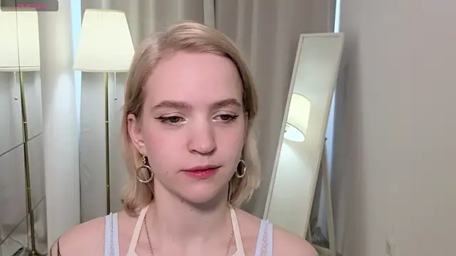 Snapshot of lolly_pie chatting on March 9, 2025, 8:51 am lolly pie online show from March 9, 2025, 8:51 am