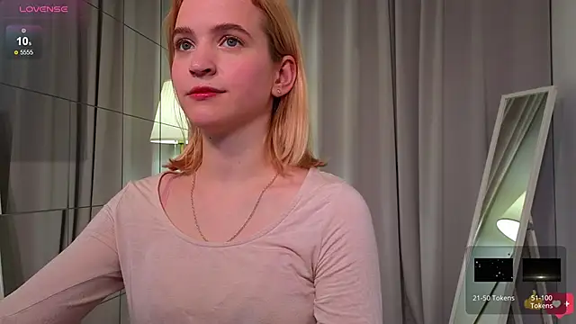 Snapshot of lolly_pie chatting on January 31, 2025, 5:21 pm lolly pie online show from January 31, 2025, 5:21 pm