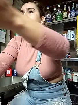 Snapshot of alexax0 chatting on February 18, 2025, 12:26 am alexax0 online show from February 18, 2025, 12:26 am