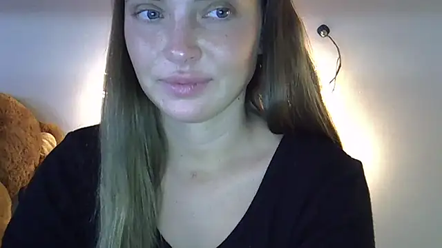 Snapshot of Lucky_Anna chatting on December 2, 2025, 7:15 pm Lucky Anna online show from December 2, 2025, 7:15 pm