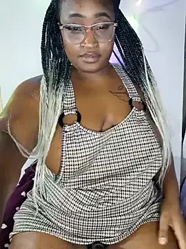 Snapshot of TheeNicole chatting on March 8, 2025, 10:45 pm TheeNicole online show from March 8, 2025, 10:45 pm