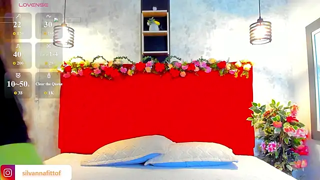 Snapshot of SilvannaFit chatting on February 17, 2026, 11:51 am SilvannaFit online show from February 17, 2026, 11:51 am