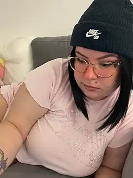 SoshyBaby online show from February 13, 2025, 2:31 pm