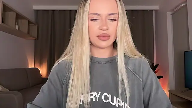 Snapshot of Julia_RL chatting on October 13, 2025, 7:48 pm Julia RL online show from October 13, 2025, 7:48 pm