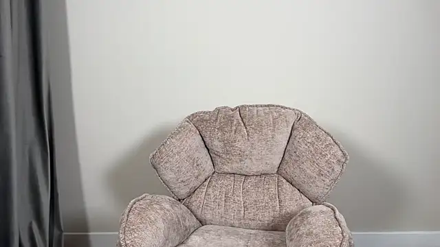 Snapshot of Julia_RL chatting on January 9, 2025, 10:41 pm Julia RL online show from January 9, 2025, 10:41 pm