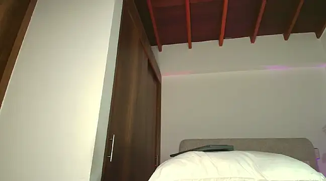 Snapshot of KarolPorttela chatting on December 15, 2024, 4:37 pm KarolPorttela online show from December 15, 2024, 4:37 pm