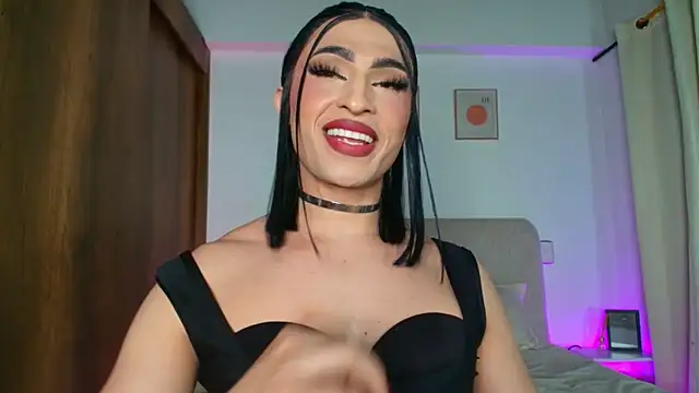 Snapshot of KarolPorttela chatting on October 2, 2025, 12:03 am KarolPorttela online show from October 2, 2025, 12:03 am