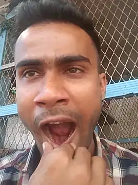 Snapshot of Skinny_Bigass_23 chatting on March 19, 2026, 8:03 am Skinny Bigass 23 online show from March 19, 2026, 8:03 am