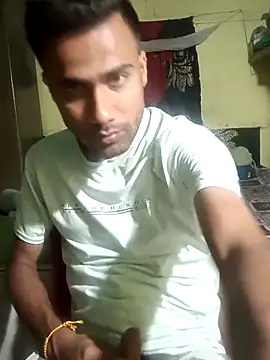 Snapshot of Skinny_Bigass_23 chatting on March 21, 2026, 6:34 pm Skinny Bigass 23 online show from March 21, 2026, 6:34 pm