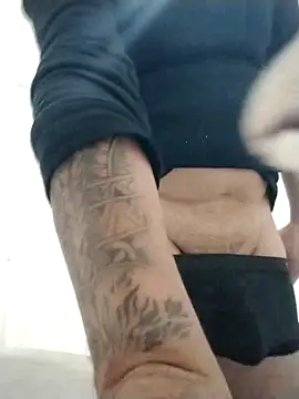 hot man eray online show from October 17, 2025, 10:44 pm