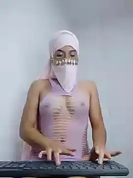 Aaliyah Salma online show from February 26, 2025, 2:19 am