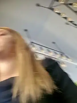 SUSELLAM1 online show from March 5, 2025, 2:23 pm