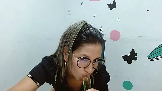 Benett Lea online show from December 5, 2024, 10:28 pm