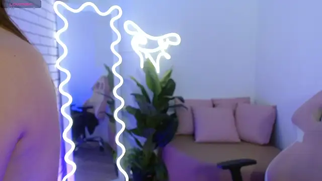 Foxy tay online show from December 12, 2024, 2:04 am