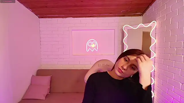 Foxy tay online show from December 17, 2024, 12:43 pm