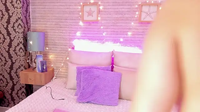 Snapshot of Catalinna_Thompson chatting on March 4, 2025, 12:01 pm Catalinna Thompson online show from March 4, 2025, 12:01 pm