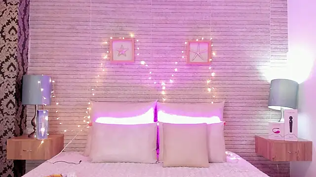 Snapshot of Catalinna_Thompson chatting on March 1, 2025, 12:01 pm Catalinna Thompson online show from March 1, 2025, 12:01 pm