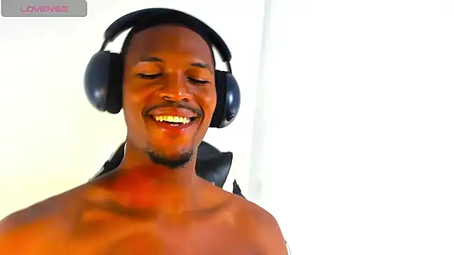 Snapshot of Amir_mikelsen chatting on November 20, 2025, 3:45 pm Amir mikelsen online show from November 20, 2025, 3:45 pm