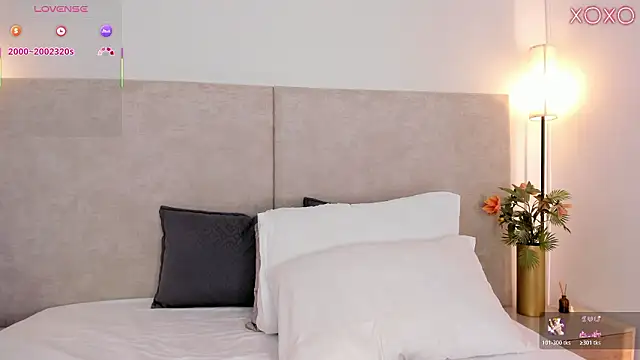 Snapshot of Saori_newman chatting on February 24, 2026, 11:55 am Saori newman online show from February 24, 2026, 11:55 am