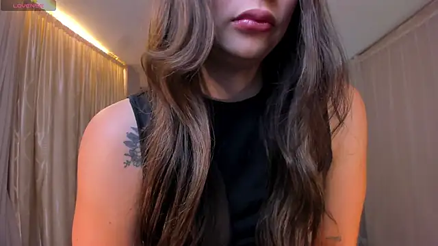 Snapshot of AlinaKravitz chatting on September 25, 2025, 11:27 am AlinaKravitz online show from September 25, 2025, 11:27 am