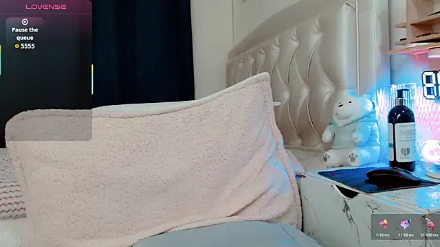 Snapshot of lunalovedoll_ chatting on June 3, 2026, 6:45 pm lunalovedoll online show from June 3, 2026, 6:45 pm
