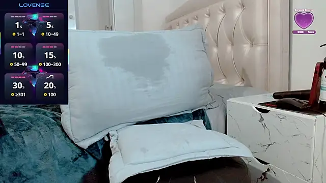 Snapshot of lunalovedoll_ chatting on December 4, 2025, 9:14 pm lunalovedoll online show from December 4, 2025, 9:14 pm