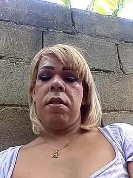Snapshot of blondebitchlitle chatting on April 7, 2026, 6:54 pm blondebitchlitle online show from April 7, 2026, 6:54 pm