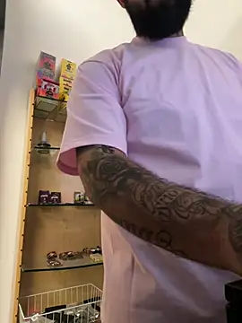 Snapshot of jr91esl chatting on February 8, 2025, 1:32 am jr91esl online show from February 8, 2025, 1:32 am