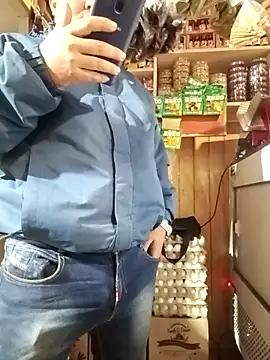 Snapshot of TheBriiaand30 chatting on October 6, 2025, 2:40 pm TheBriiaand30 online show from October 6, 2025, 2:40 pm