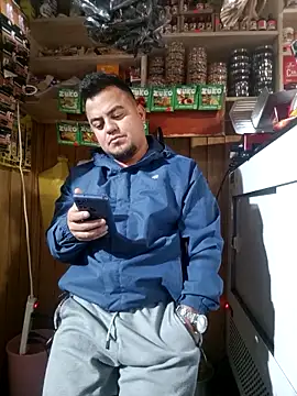 Snapshot of TheBriiaand30 chatting on September 30, 2025, 2:34 pm TheBriiaand30 online show from September 30, 2025, 2:34 pm