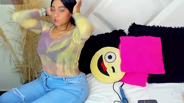 ScarlethNatasha online show from March 4, 2026, 12:40 am