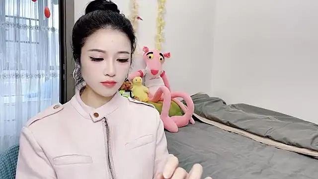 starsqimei online show from October 21, 2025, 5:18 am