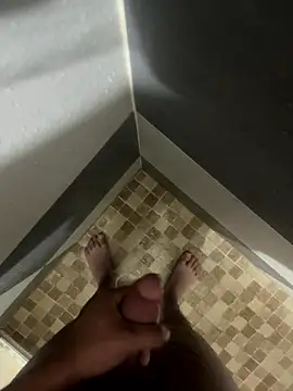 Snapshot of mylovetr1 chatting on December 5, 2024, 4:48 am mylovetr1 online show from December 5, 2024, 4:48 am