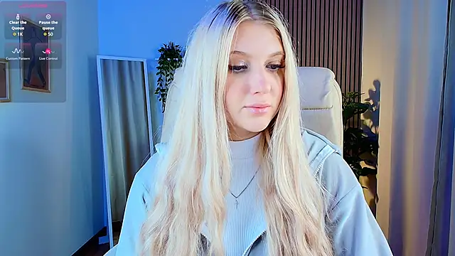 Snapshot of Evacadooo chatting on February 26, 2026, 2:33 am Evacadooo online show from February 26, 2026, 2:33 am