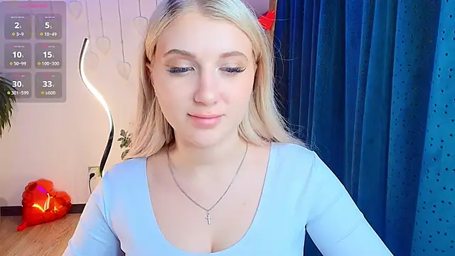 Snapshot of Evacadooo chatting on February 18, 2026, 2:20 am Evacadooo online show from February 18, 2026, 2:20 am