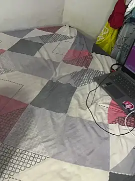 Snapshot of ruiz_jhoe0514 chatting on October 24, 2025, 1:48 am ruiz jhoe0514 online show from October 24, 2025, 1:48 am