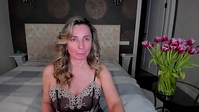 Snapshot of AllisonWilliams chatting on March 11, 2025, 4:40 pm AllisonWilliams online show from March 11, 2025, 4:40 pm