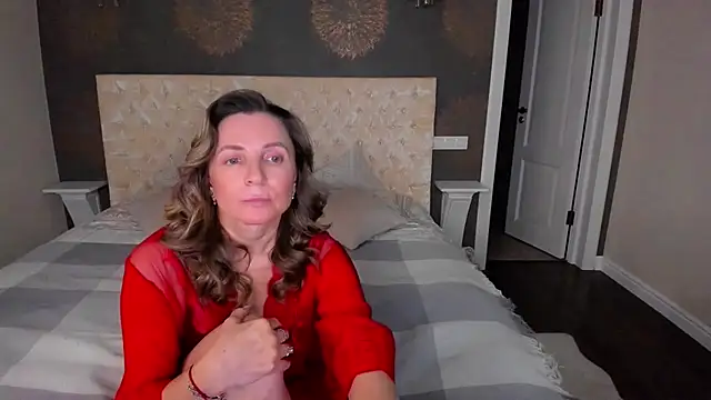 Snapshot of AllisonWilliams chatting on December 15, 2024, 6:26 pm AllisonWilliams online show from December 15, 2024, 6:26 pm