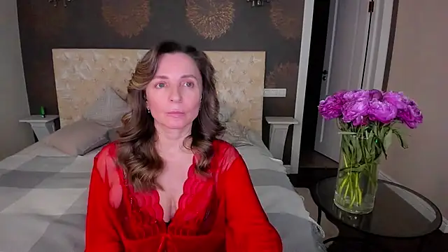 Snapshot of AllisonWilliams chatting on February 6, 2025, 7:40 pm AllisonWilliams online show from February 6, 2025, 7:40 pm