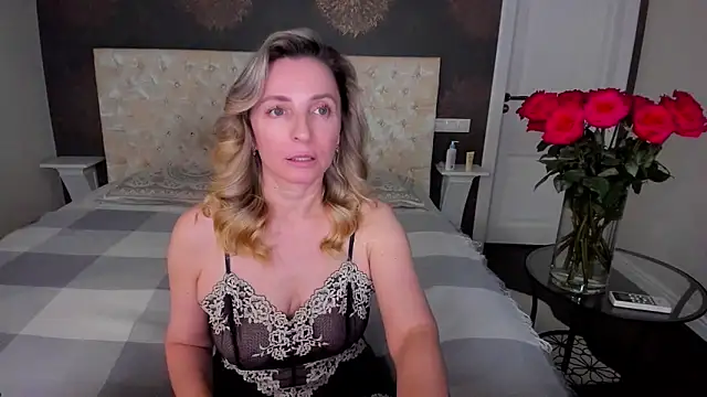 Snapshot of AllisonWilliams chatting on September 18, 2025, 5:16 pm AllisonWilliams online show from September 18, 2025, 5:16 pm