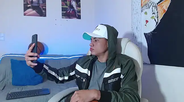 Andres thompson22 online show from January 21, 2025, 1:29 am