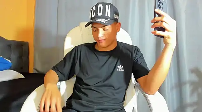 Andres thompson22 online show from January 8, 2025, 10:58 pm